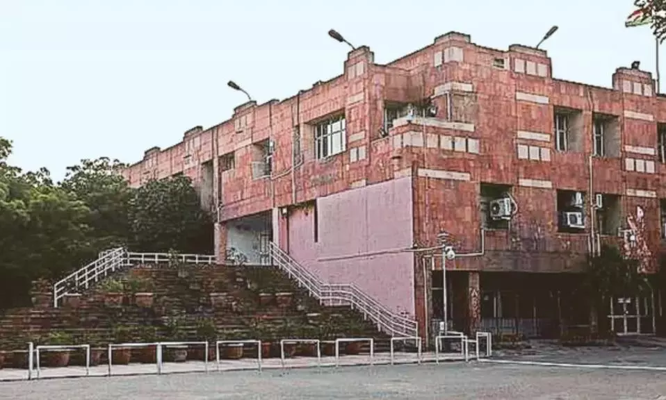 JNU issues advisory asking students, faculty to stay away from Jantar Mantar protests JNU issues advisory asking students, faculty to stay away from Jantar Mantar protests