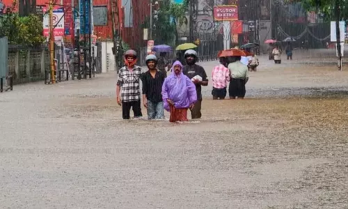 Heavy rain lashes Kerala; schools shut in 9 dists; Yellow alert issued