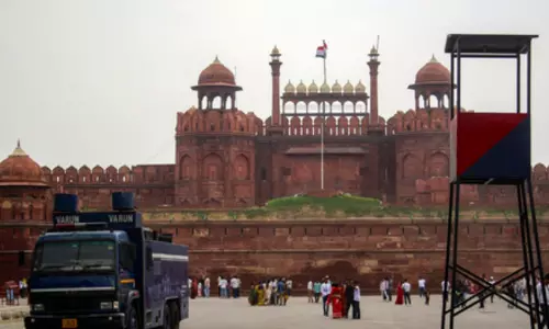 Red Fort security beefed up after email threat of bomb blasts on August 15 Red Fort security beefed up after email threat of bomb blasts on August 15