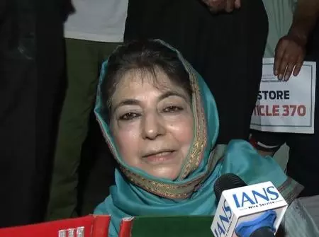 Political row as Giriraj Singh calls Mehbooba Mufti a ‘terrorist’ Political row as Giriraj Singh calls Mehbooba Mufti a ‘terrorist’