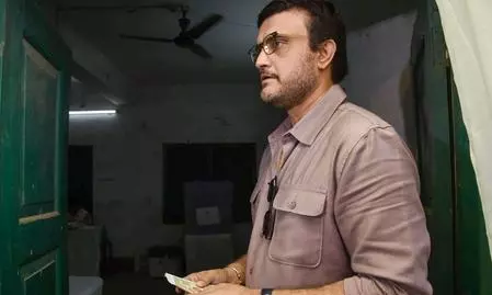 Saurav Ganguly, wife get death threat letters; file complaint Saurav Ganguly, wife get death threat letters; file complaint