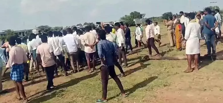 Two injured in Raichur in clash over church, temple location Two injured in Raichur in clash over church, temple location