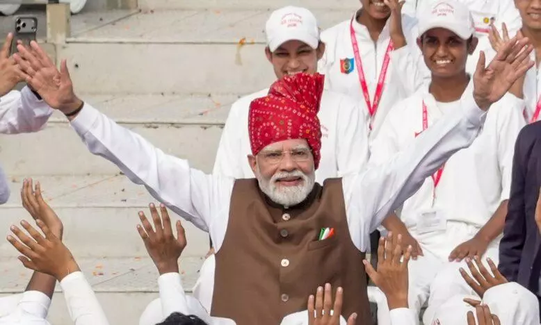 Urdu mein Tiranga: Congress mocks PM Modi’s Independence Day outfit over pocket square sequence Urdu mein Tiranga: Congress mocks PM Modi’s Independence Day outfit over pocket square sequence