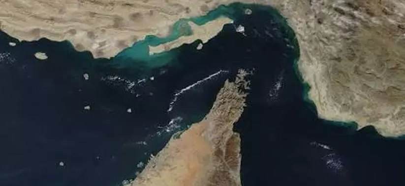 Iran-Oman reach understanding on reopening Hormuz; Tehran demands lifting of US sanctions Iran-Oman reach understanding on reopening Hormuz; Tehran demands lifting of US sanctions