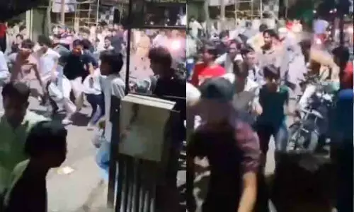 Just ₹16 clothing offer draws massive crowds; police lathi charge Just ₹16 clothing offer draws massive crowds; police lathi charge