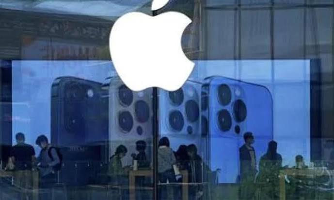 Apple could expand manufacturing to MacBooks and iPads in India, says Vaishnaw