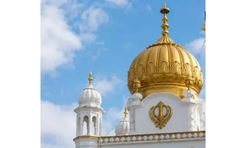 Prayer disruption turns violent at Edmonton gurdwara; two injured Prayer disruption turns violent at Edmonton gurdwara; two injured