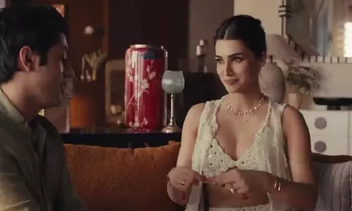 Kriti Sanon’s Raksha Bandhan ad withdrawn by Giva amid outfit row Kriti Sanon’s Raksha Bandhan ad withdrawn by Giva amid outfit row
