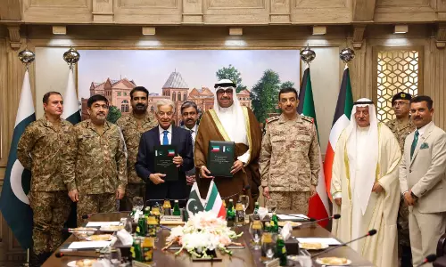 Kuwait, Pakistan sign military cooperation agreement Kuwait, Pakistan sign military cooperation agreement