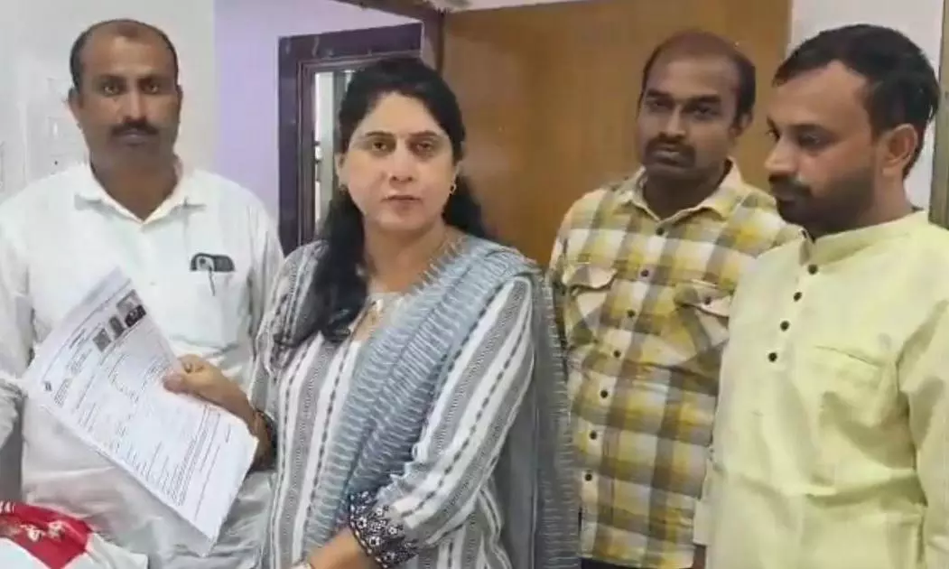 Five BLOs suspended after SIR forms found at Kharghar xerox shop Five BLOs suspended after SIR forms found at Kharghar xerox shop