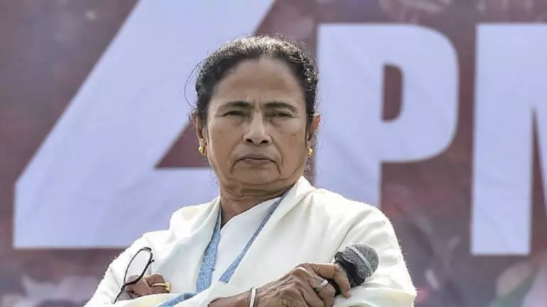 Mamata threatens protests outside BJP leaders houses if attacks on TMC continue Mamata threatens protests outside BJP leaders houses if attacks on TMC continue
