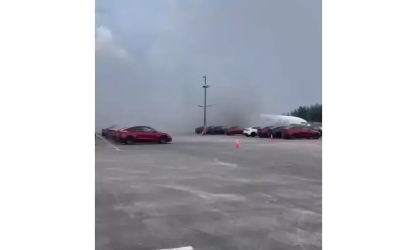Amazon cargo jet overrun at Miami airport kills five Amazon cargo jet overrun at Miami airport kills five