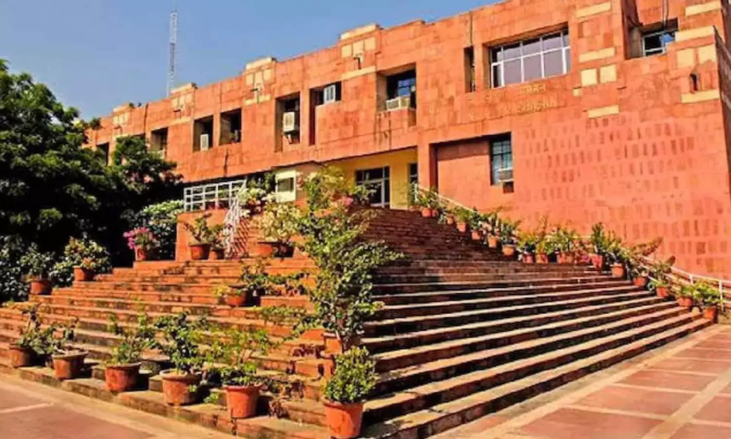 JNU professor faces sexual harassment complaints from 10 students JNU professor faces sexual harassment complaints from 10 students