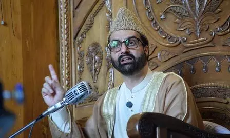 Mirwaiz Farooq urges Centre to revisit policy of banning in J&K Mirwaiz Farooq urges Centre to revisit policy of banning in J&K