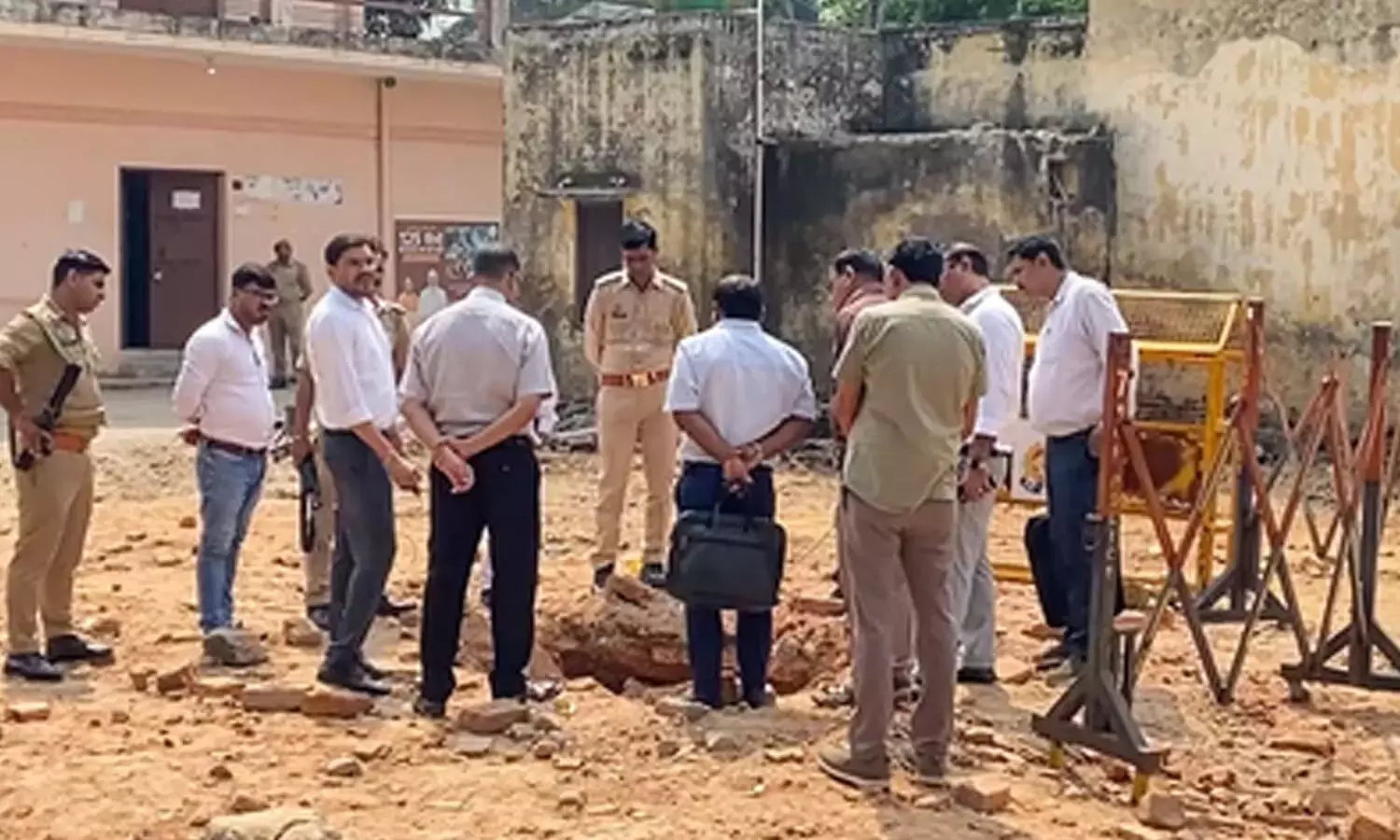 ASI examines 250-yr-old well at Saharanpur mosque site, sparks row