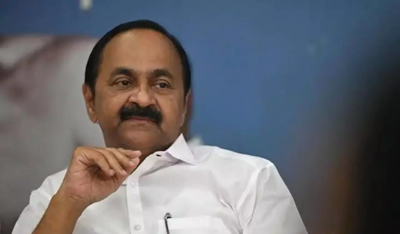 Power cuts put Satheesan govt under pressure as left steps up attack Power cuts put Satheesan govt under pressure as left steps up attack