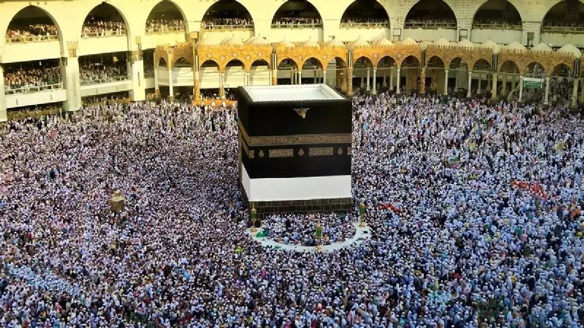 Saudi Arabia issues emergency alert over potential danger in Makkah Saudi Arabia issues emergency alert over potential danger in Makkah