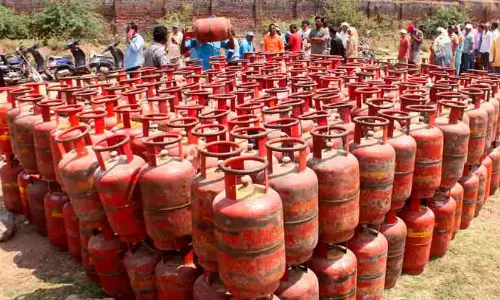LPG subsidy shock: No e-KYC, no 14.2-kg cylinder from Oct 1 LPG subsidy shock: No e-KYC, no 14.2-kg cylinder from Oct 1