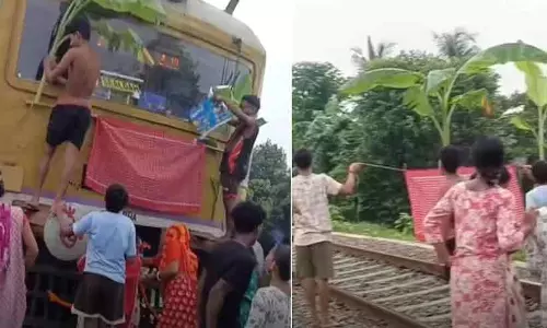 Locals stop running train in Bengal to perform puja Locals stop running train in Bengal to perform puja