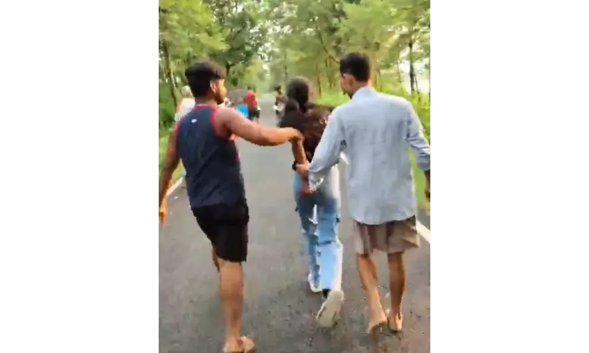 Five detained in Bihar’s Samastipur after girl allegedly harassed, video surfaces Five detained in Bihar’s Samastipur after girl allegedly harassed, video surfaces