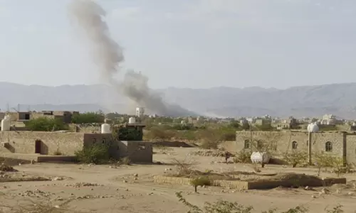 Saudi air strikes targeted Sanaa airport, Bab al-Mandeb: Houthi media