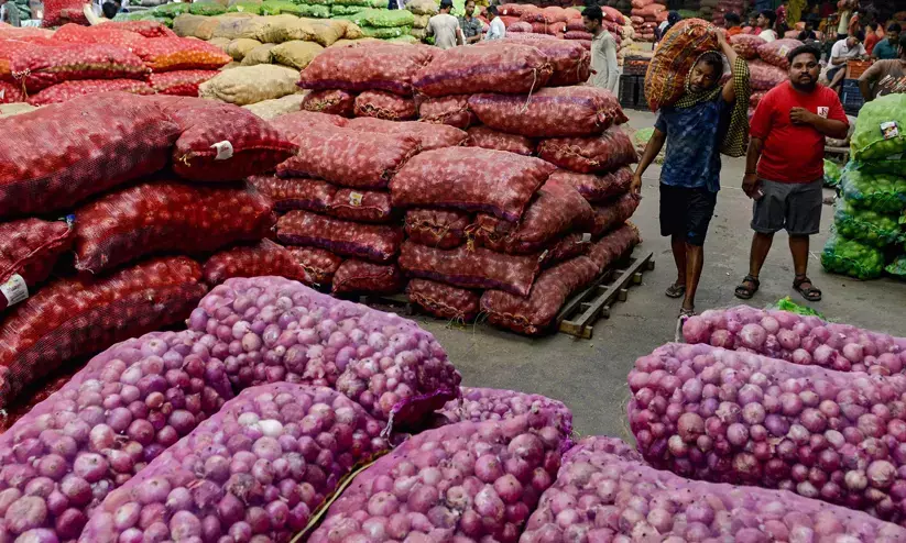 Indias inflation hits 5.54% as onion prices more than double