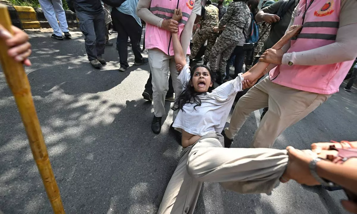 When democracy is dragged onto the streets, PM Modi calls India the ‘mother of democracy’ When democracy is dragged onto the streets, PM Modi calls India the ‘mother of democracy’