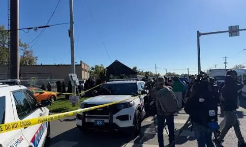 US: One killed in shooting at apartment complex near Ohio mosque US: One killed in shooting at apartment complex near Ohio mosque