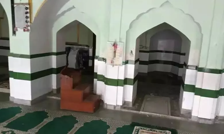 Delhi HC rejects imam’s plea for utilities at Race Course mosque Delhi HC rejects imam’s plea for utilities at Race Course mosque
