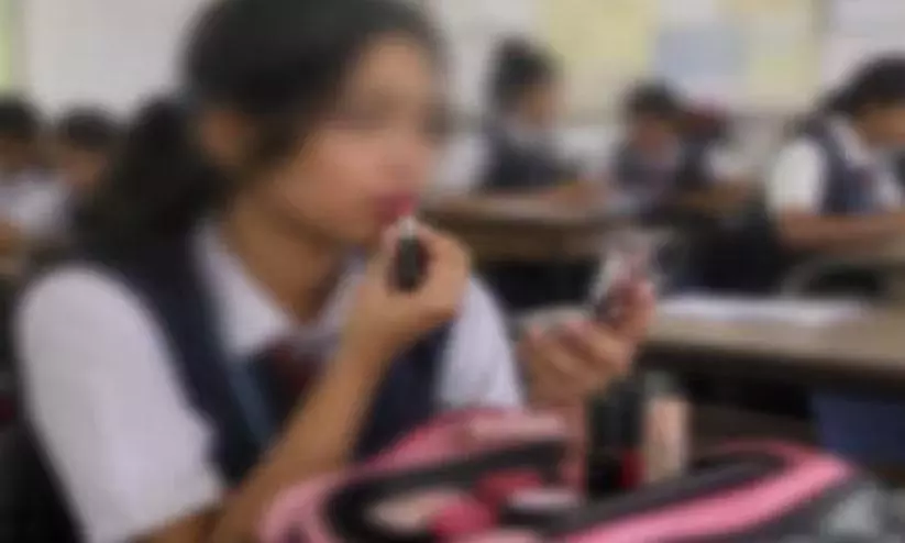 Kerala Child Rights Commission calls for ban on mobile phones, lipstick in schools Kerala Child Rights Commission calls for ban on mobile phones, lipstick in schools