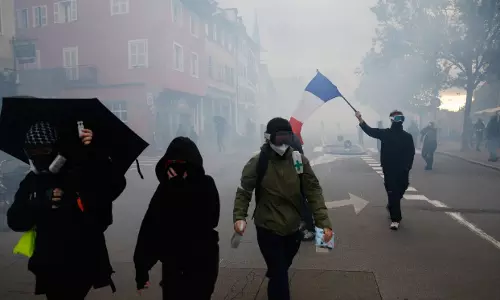 Paris protests intensify with over 1 lakh marching against rising living costs Paris protests intensify with over 1 lakh marching against rising living costs