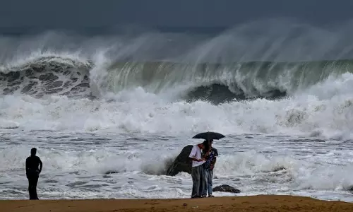 Andhra coast on high alert as cyclone Arnab nears Andhra coast on high alert as cyclone Arnab nears