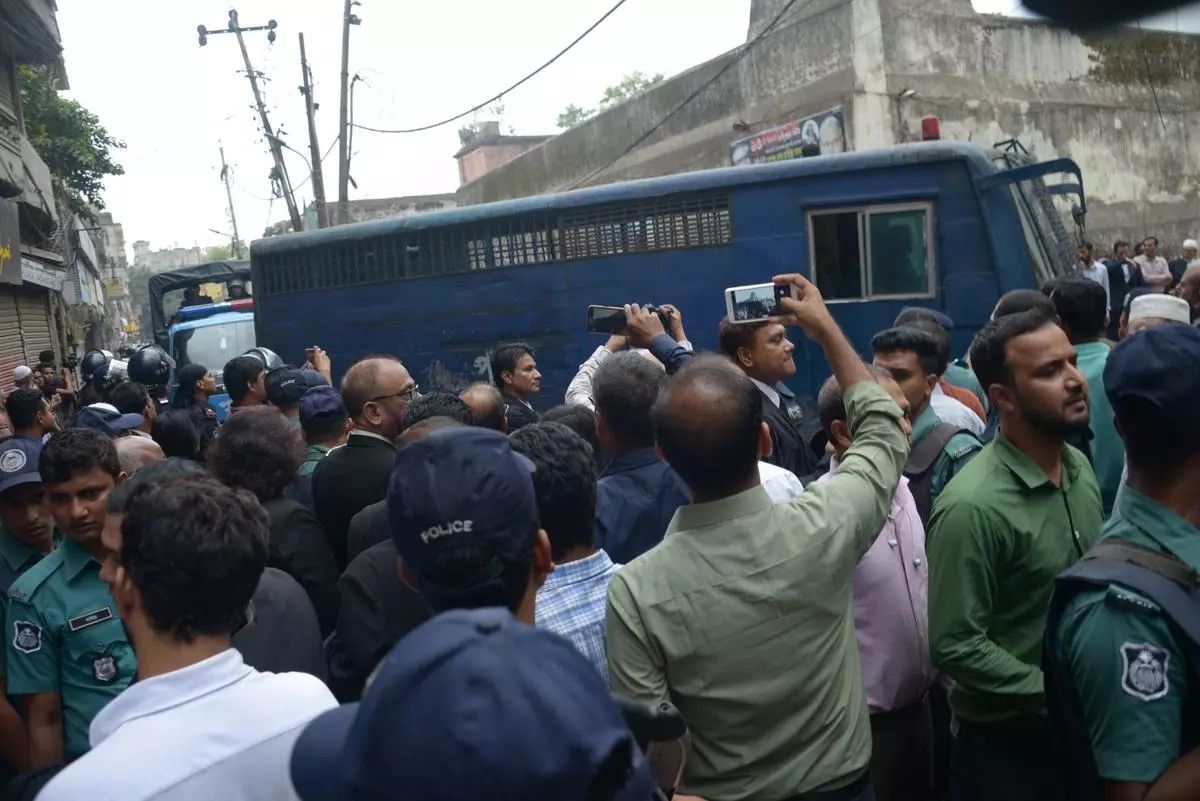 Bangladesh court sentences Awami League leader to death, 3 to life terms Bangladesh court sentences Awami League leader to death, 3 to life terms