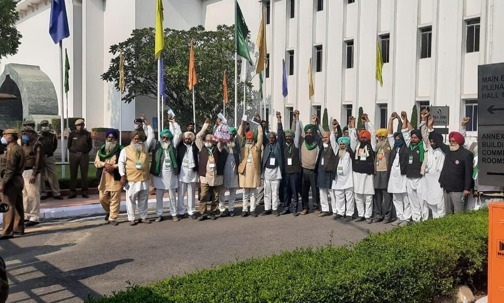 Farmer leaders reach at Vigyan Bhawan for the fourth round of talks with the government